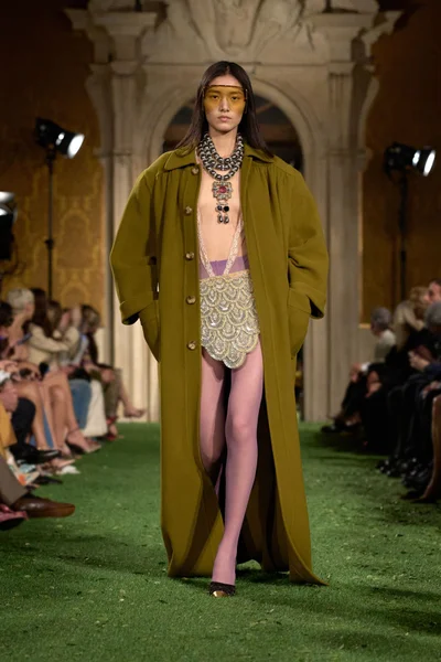 Look 45